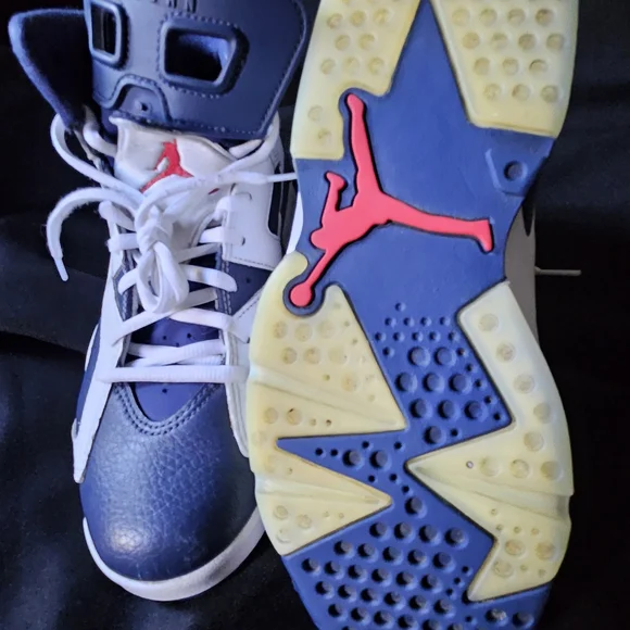 Jordan Olympic 8 - Navy and White Used GREAT Condition display picture 3